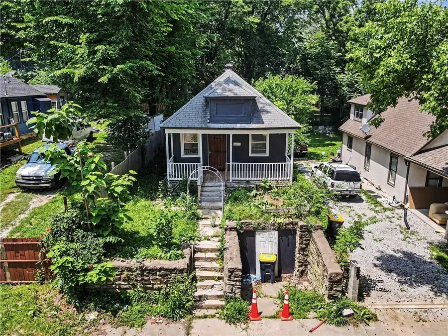 2524 Kensington Avenue, Kansas City, MO 64127 - #2