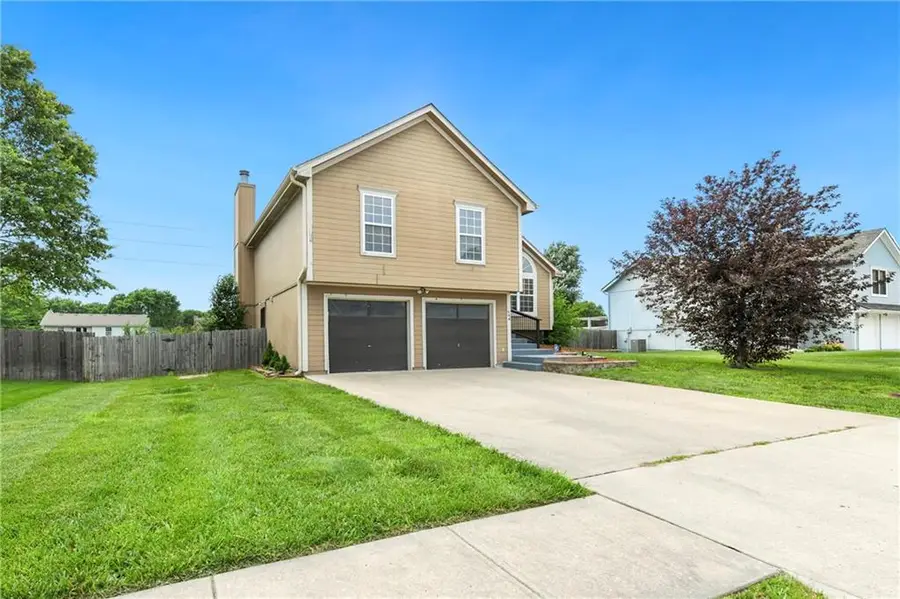 644 SE Jonathon Avenue, Lees Summit, MO 64063 - #2