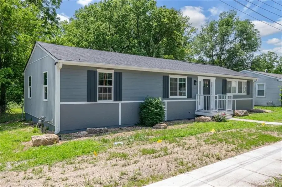303 W Front Street, Grain Valley, MO 64029 - #2