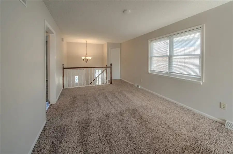 8635 N Hull Avenue, Kansas City, MO 64154 - #3