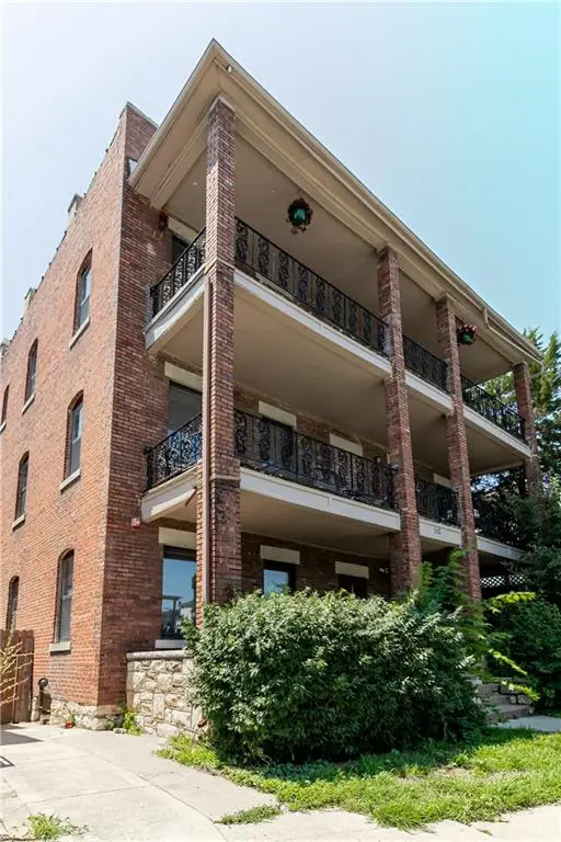 512 Troost Avenue, Kansas City, MO 64106 - #2