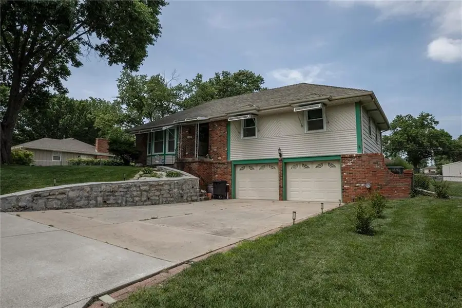 7912 Elizabeth Avenue, Kansas City, KS 66112 - #2