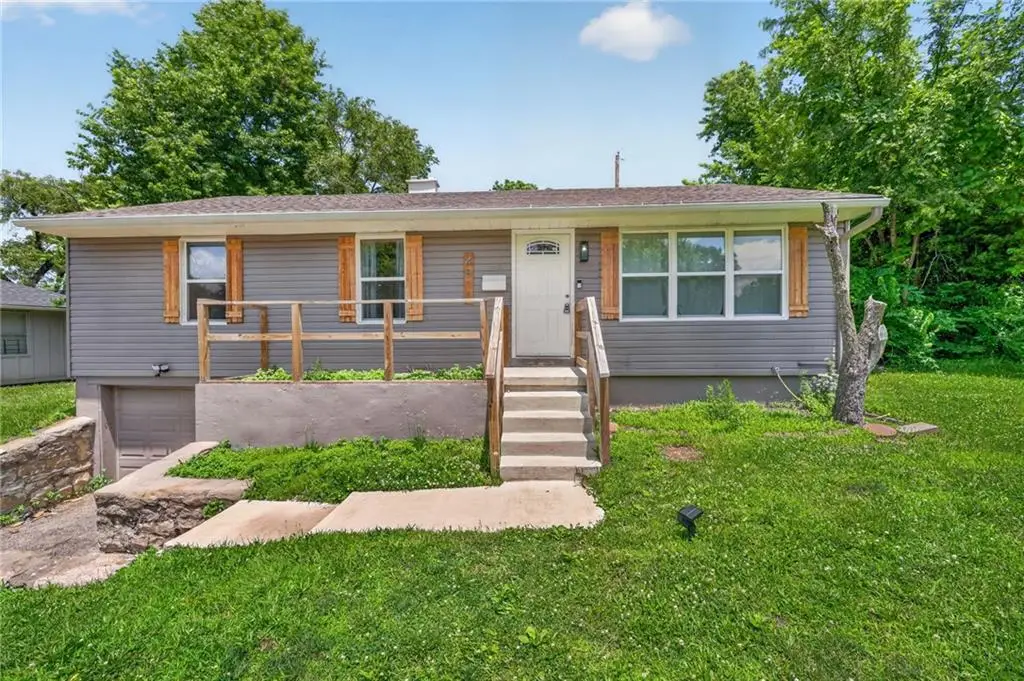 4814 Richmond Avenue, Kansas City, KS 66102 - #1