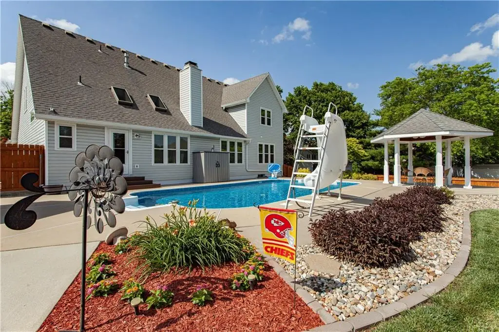 1124 NE Waterfield Village Drive, Blue Springs, MO 64014 - #1
