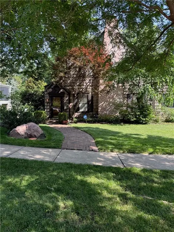 5405 Locust Street, Kansas City, MO 64110 - #2