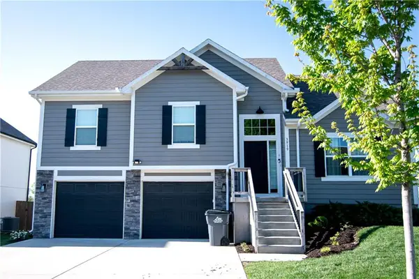 3919 Valley Forge Drive, Blue Springs, MO 64014