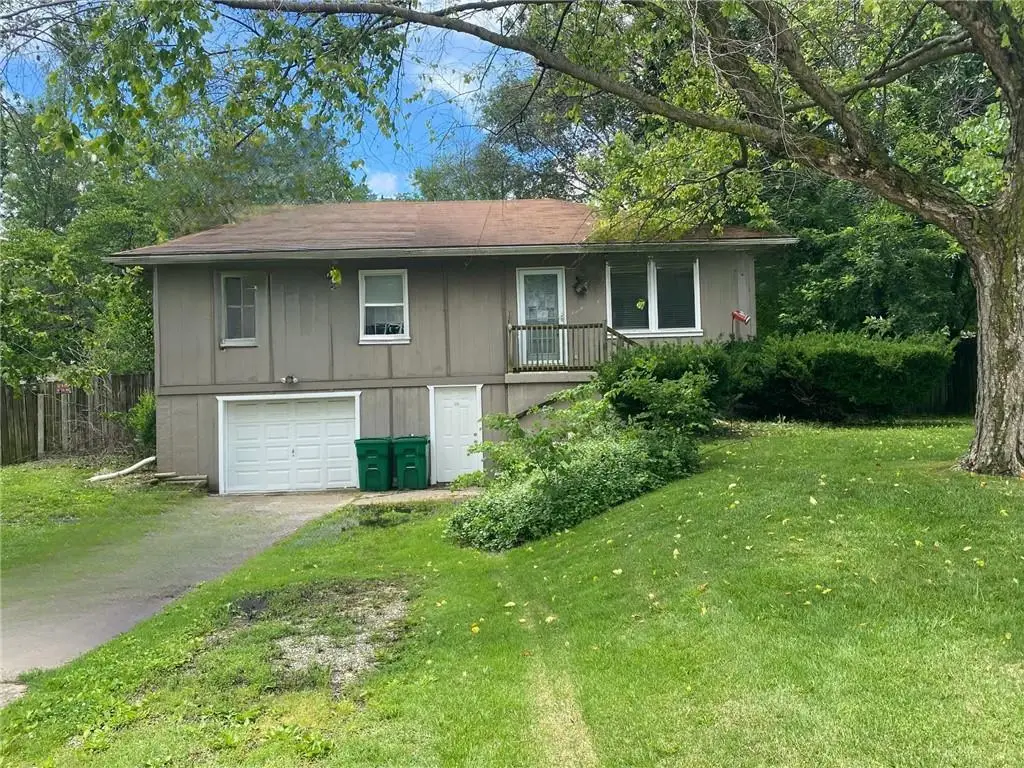 814 S High Street, Butler, MO 64730 - #1