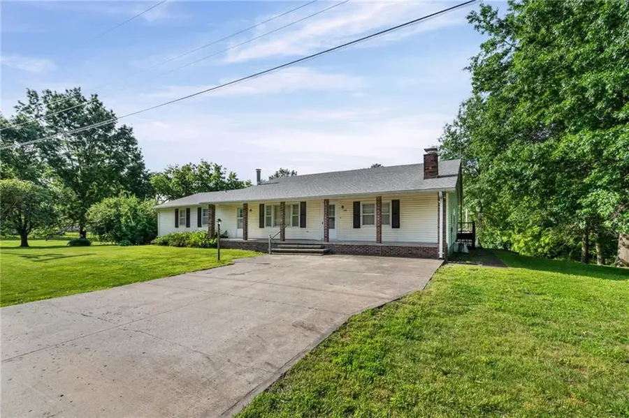 503 Hallar Avenue, Gower, MO 64454 - #2