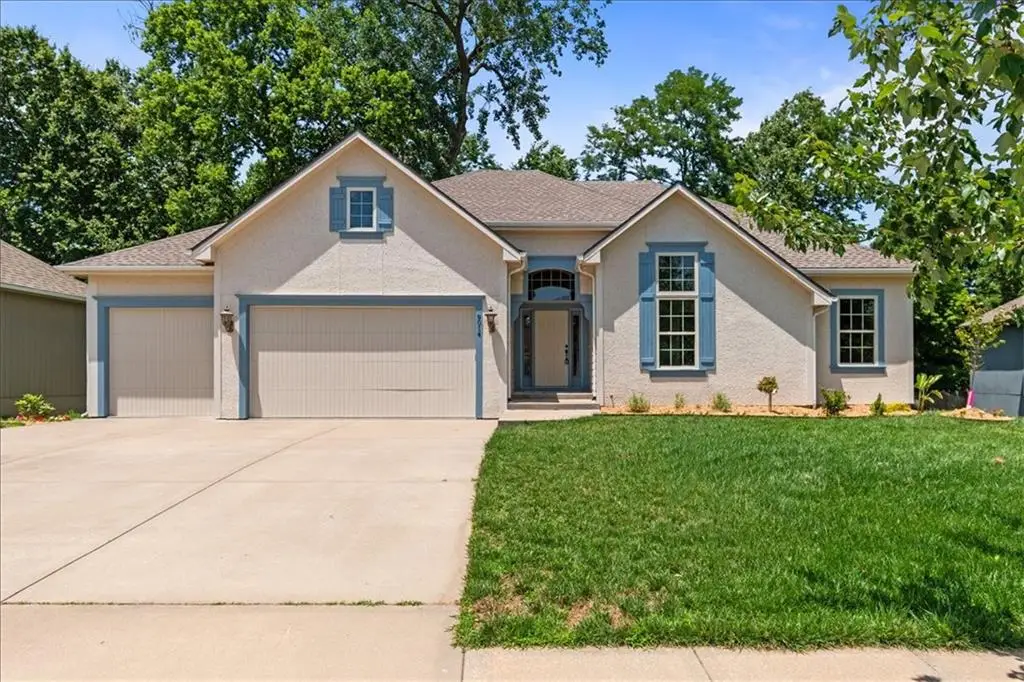 9014 N St Clair Avenue, Kansas City, MO 64154 - #1