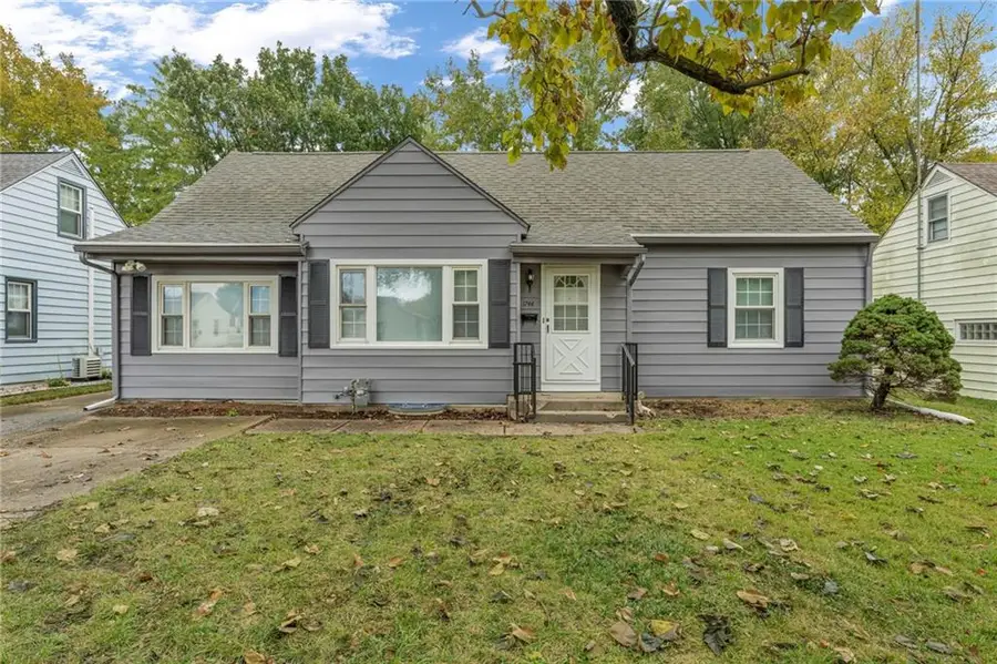 1744 SW Atwood Avenue, Topeka, KS 66604 - #2
