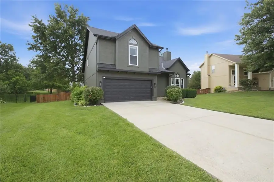 21607 W 51st Street, Shawnee, KS 66226 - #2