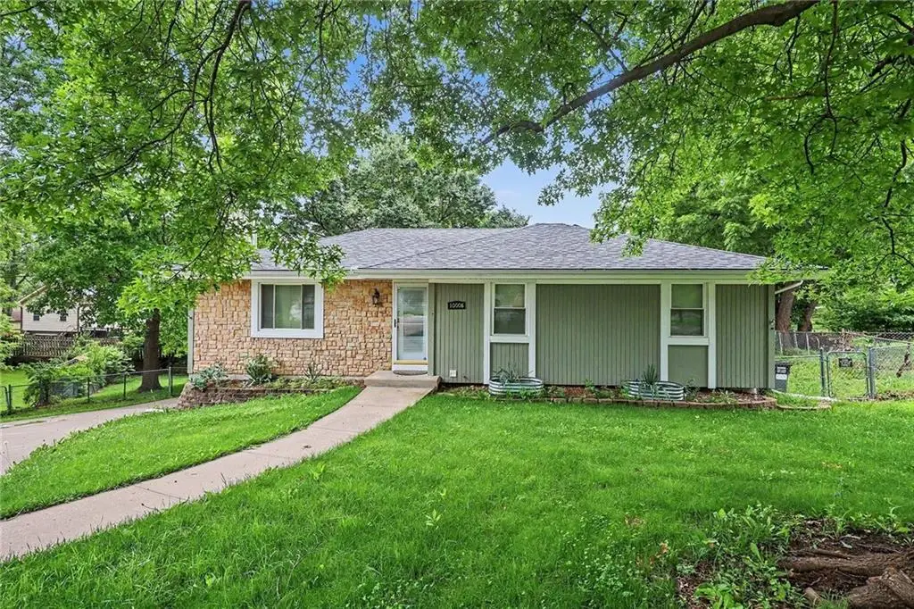 10008 NW 70th Court, Parkville, MO 64152 - #1