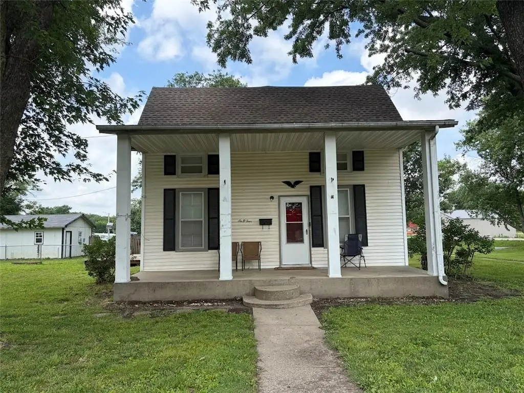 604 S 3rd Street, Burlington, KS 66839 - #1