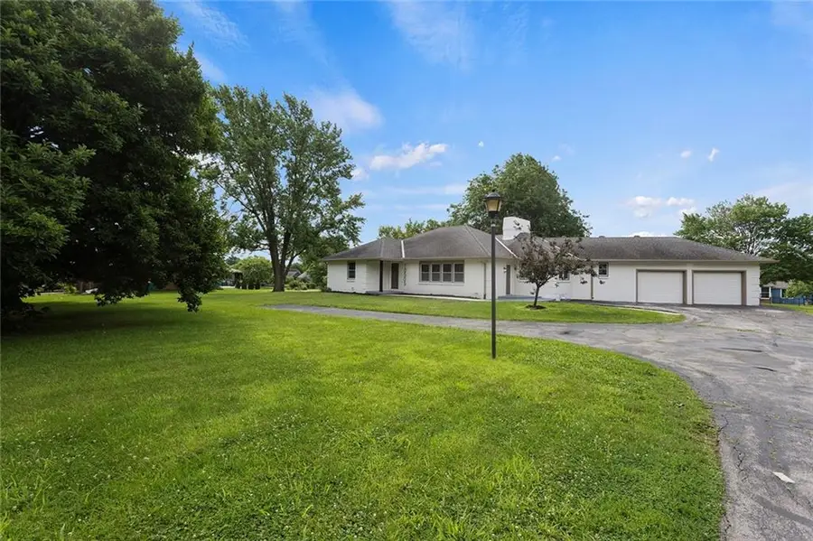 10505 W 49th Street, Shawnee, KS 66203 - #2