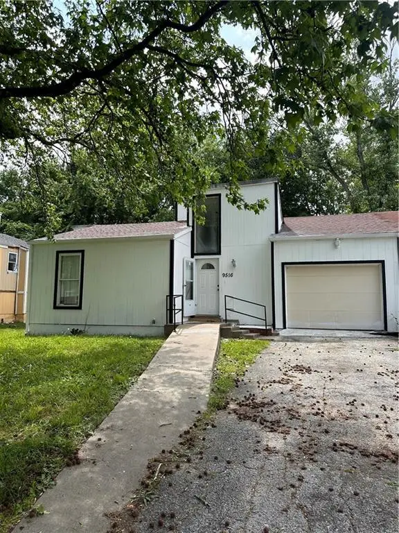 9516 Manning Avenue, Kansas City, MO 64134