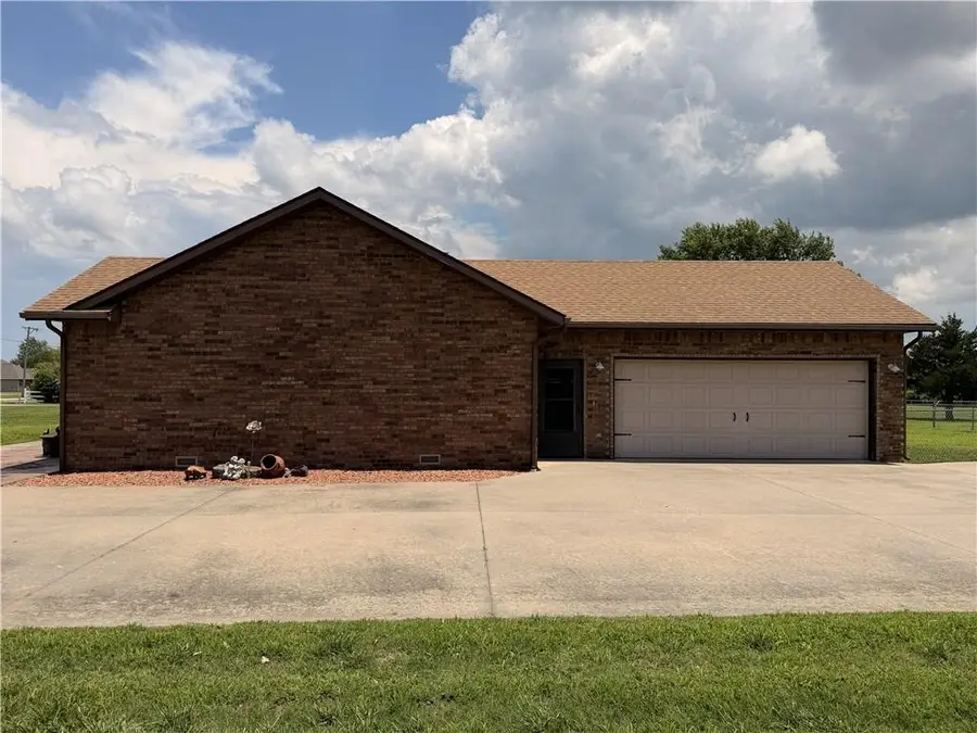 1914 W Maple Street, Columbus, KS 66725 - #3