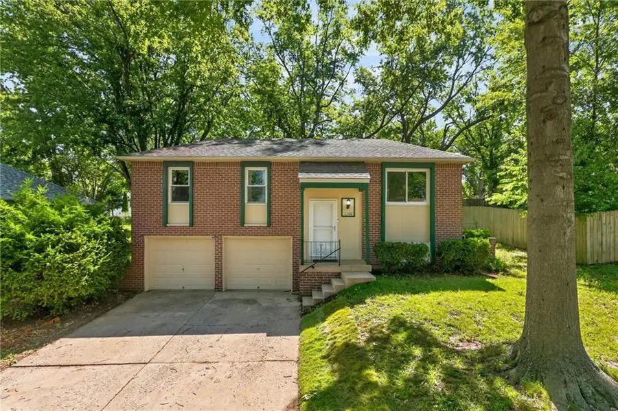 1100 NW Canterbury Road, Blue Springs, MO 64015 - #2