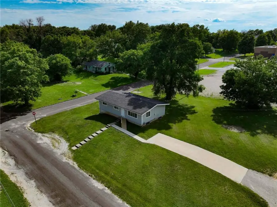1115 3rd Avenue E, Horton, KS 66439 - #3
