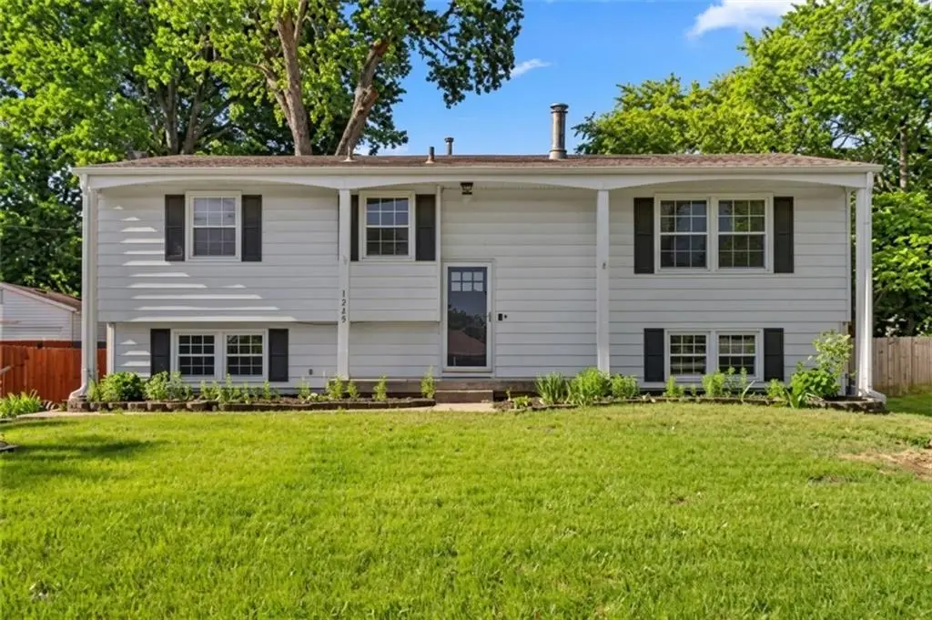 11709 E 77th Terrace, Raytown, MO 64138 - #1