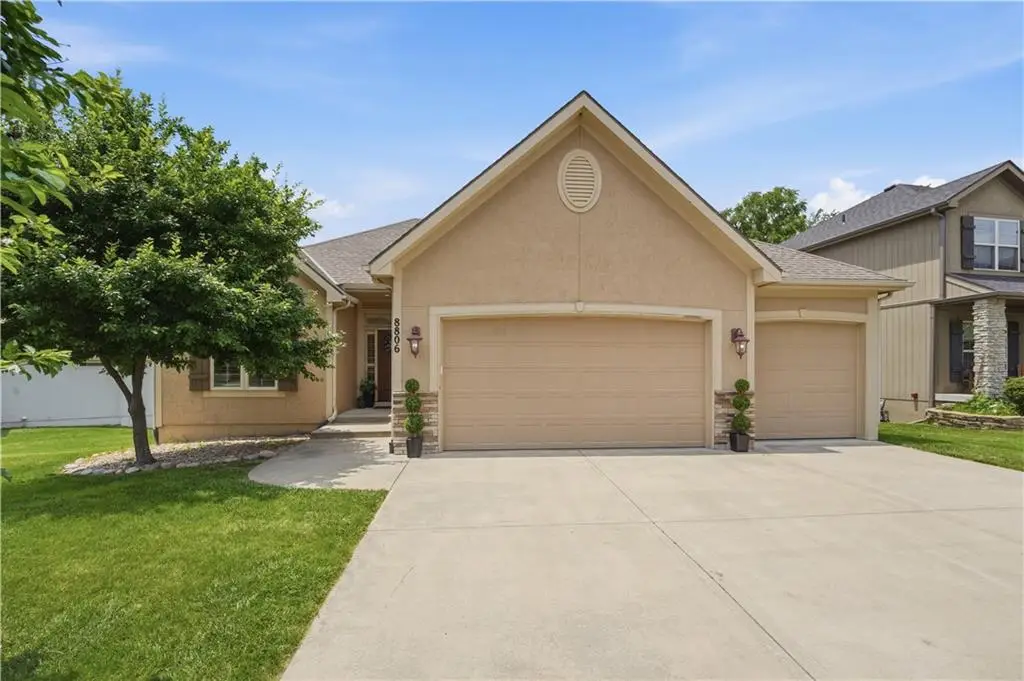 8806 N Norton Avenue, Kansas City, MO 64156 - #1