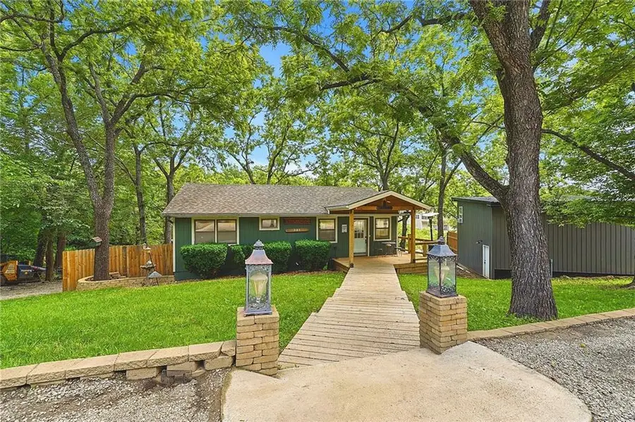 321 W Sugar Lake Drive, Mound City, KS 66056 - #2