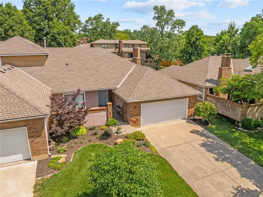 9736 Reeder Street, Overland Park, KS 66214 - #2