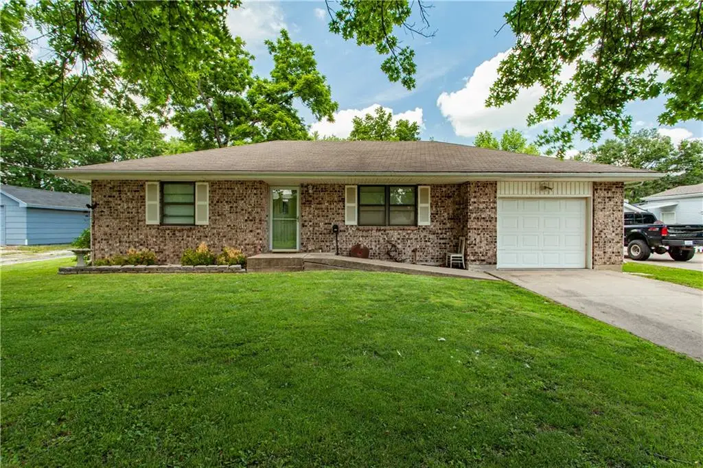203 W Phillips Street, Odessa, MO 64076 - #1