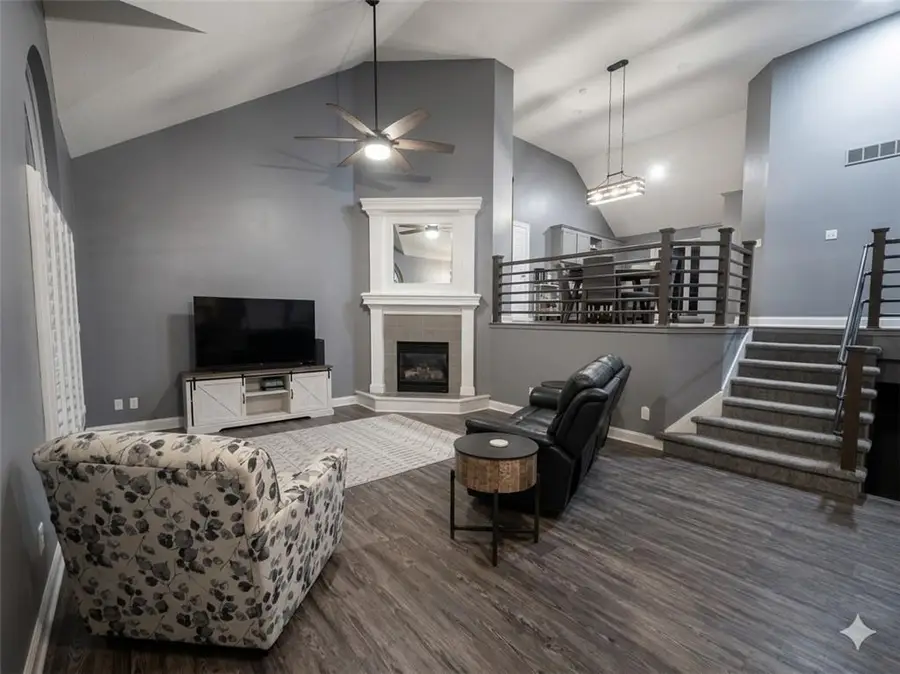 908 SE 15th Street, Lees Summit, MO 64081 - #3