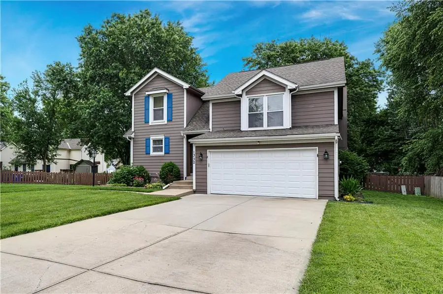 1332 E 154th Street, Olathe, KS 66062 - #2