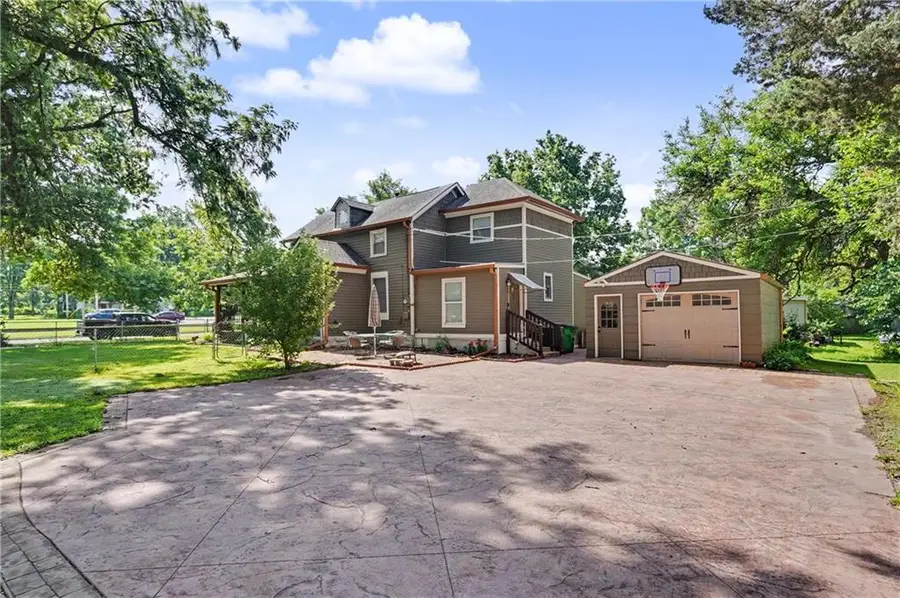 506 S Poplar Street, Ottawa, KS 66067 - #2