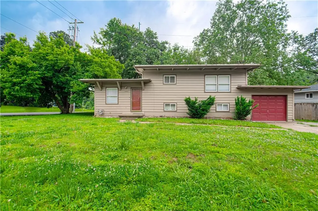 6401 Roswell Avenue, Kansas City, KS 66104 - #1