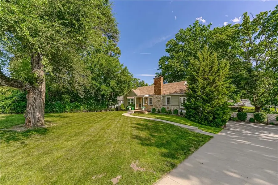 3110 NE Vivion Road, Kansas City, MO 64119 - #3