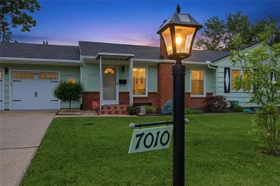 7010 W 65th Terrace, Overland Park, KS 66202 - #3