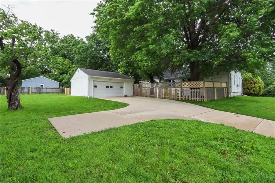 8660 Robinson Street, Overland Park, KS 66212 - #3