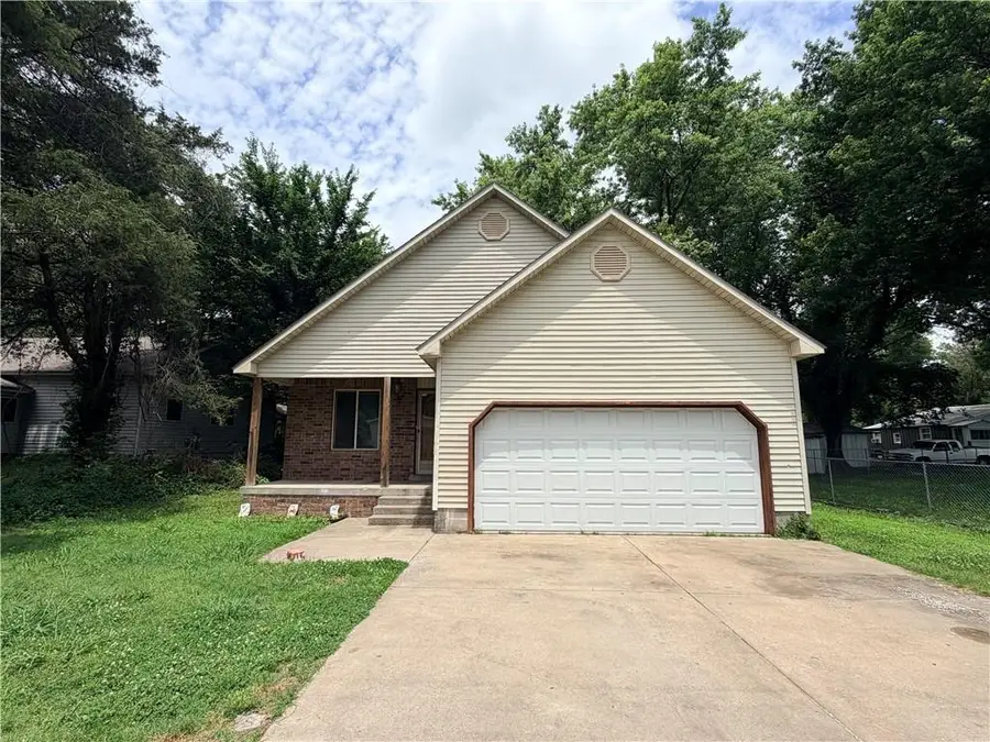 98 W Leighton Street, Frontenac, KS 66763 - #2