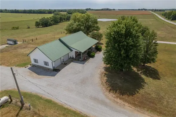 674 V Highway, Lamar, MO 64759