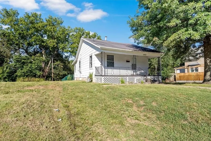 1900 Ewing Avenue, Kansas City, MO 64126 - #2