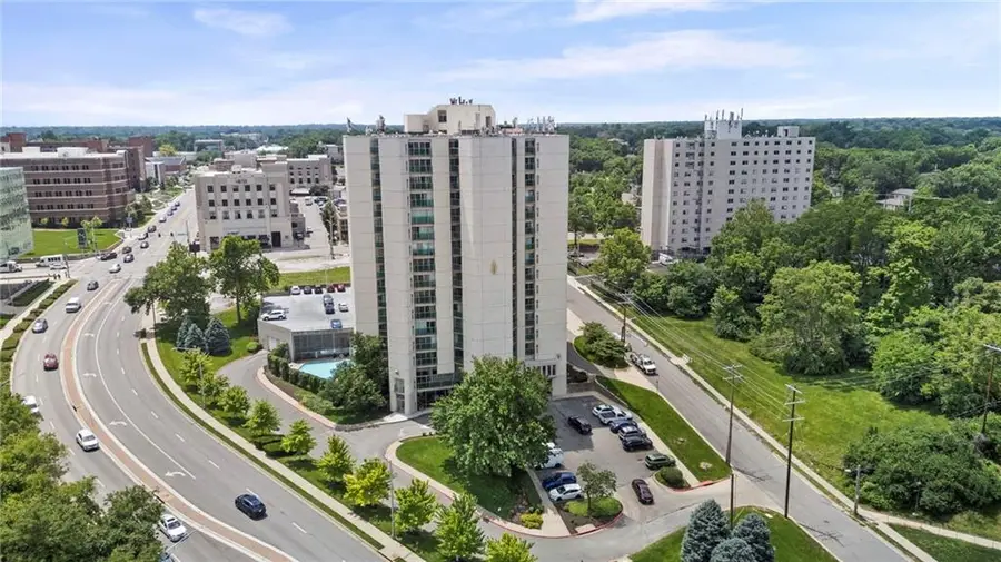 3838 Rainbow Boulevard #1402, Kansas City, KS 66103 - #2