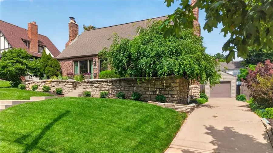 4951 State Line Road, Kansas City, MO 64112 - #2