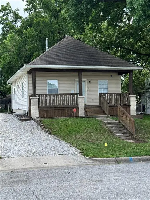 143 E Short Avenue, Independence, MO 64050 - #2