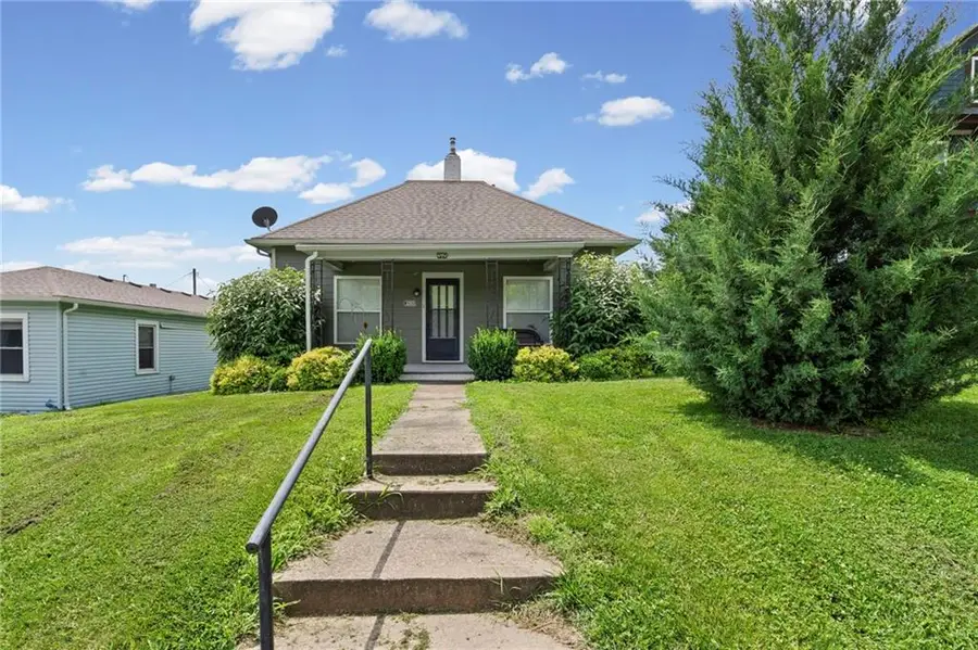 32935 W 83rd Street, De Soto, KS 66018 - #3