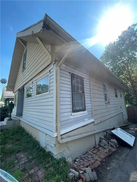 1818 S Overton Avenue, Independence, MO 64052 - #2