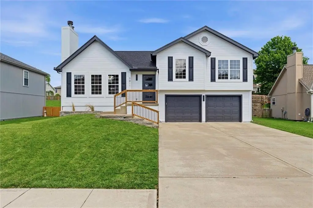 7411 N Mckinley Avenue, Kansas City, MO 64158 - #1