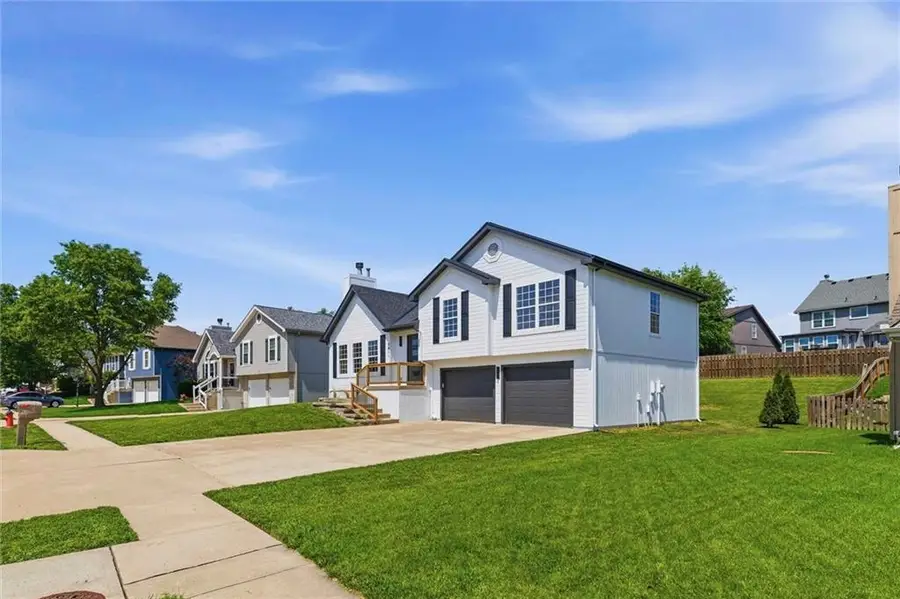 7411 N Mckinley Avenue, Kansas City, MO 64158 - #2