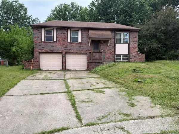 3004 NW Milford Place, Blue Springs, MO 64015