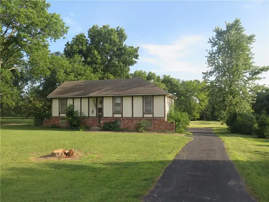10610 W 170th Terrace, Overland Park, KS 66221 - #2