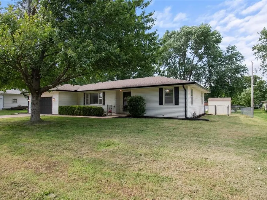 1605 E Franklin Street, Clinton, MO 64735 - #2