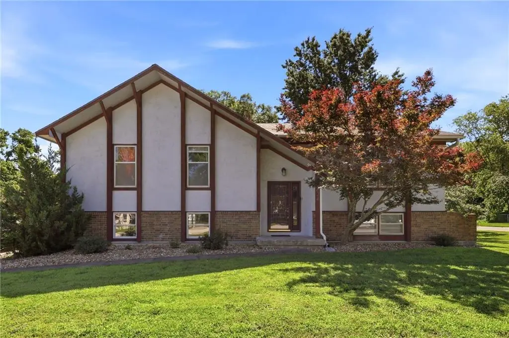 1424 Woodlawn Drive, Warrensburg, MO 64093 - #1
