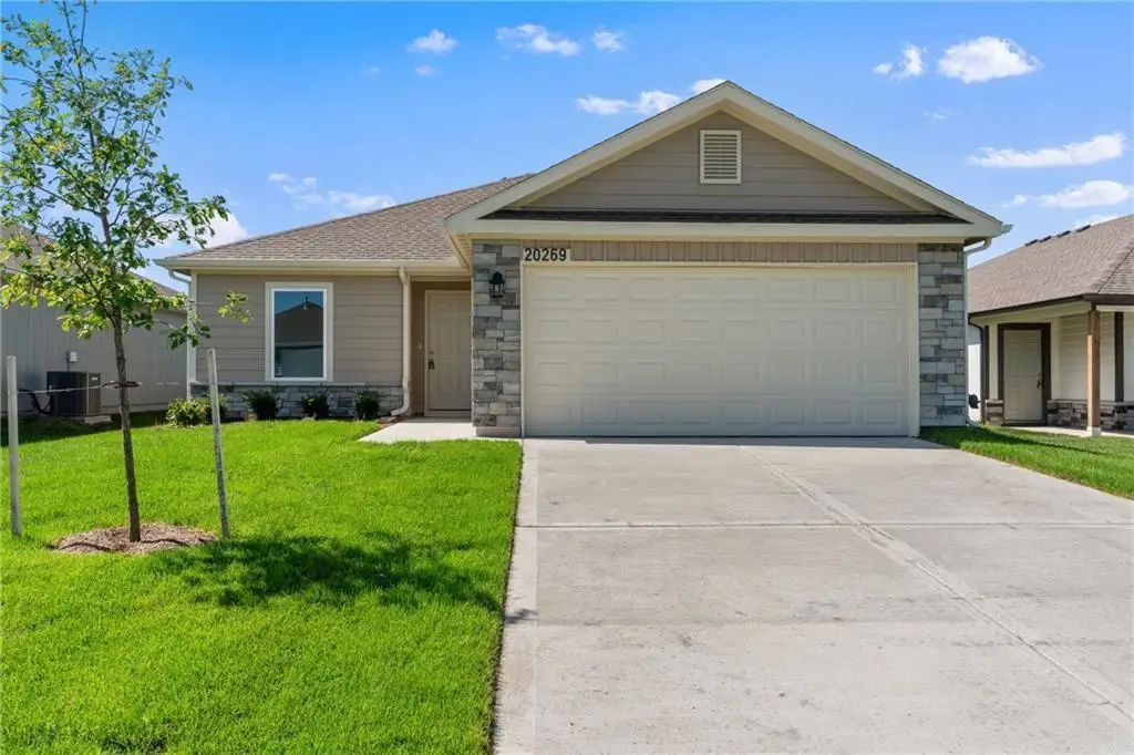 20247 W 195th Street, Spring Hill, KS 66083 - #1