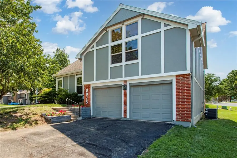 8075 Colony Lane, Lenexa, KS 66215 - #2